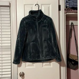 Dark green color 32 Heat is the brand in size small